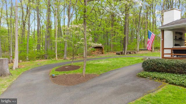 2942 BAAS RD, Green Lane, PA 18054