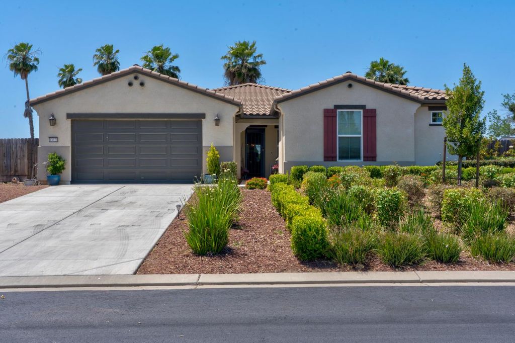 Image 1 of property listing at 13020 Ridgewood Way, Chowchilla, CA 93610