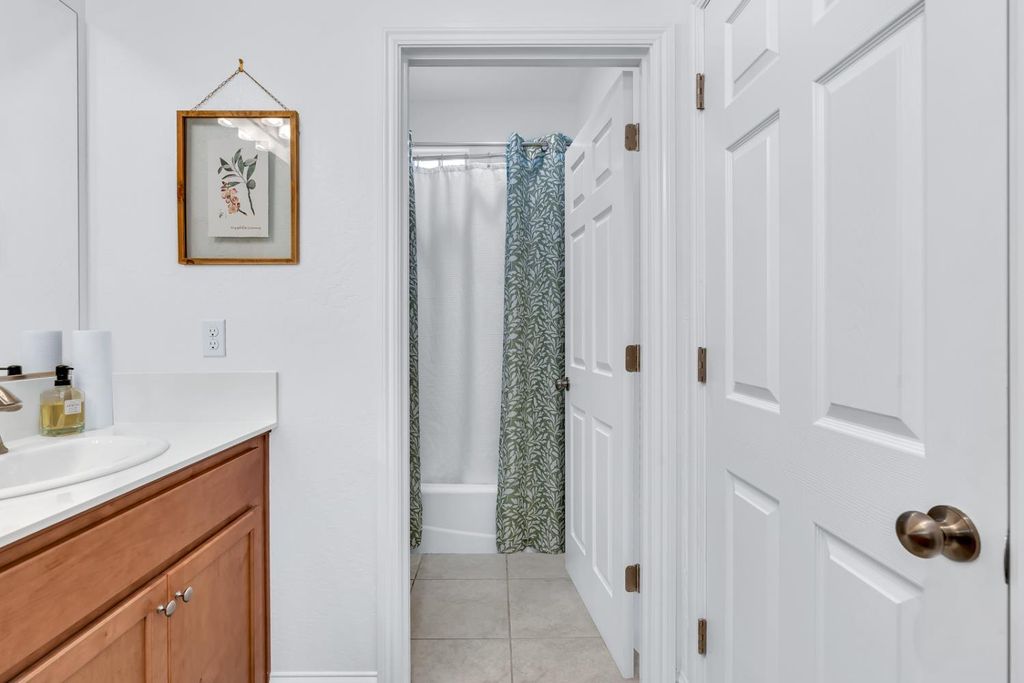 Image 22 of property listing at 13020 Ridgewood Way, Chowchilla, CA 93610