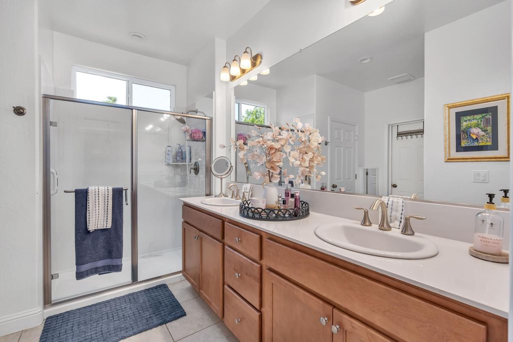 Image 32 of property listing at 13020 Ridgewood Way, Chowchilla, CA 93610