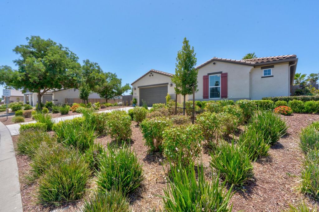 Image 5 of property listing at 13020 Ridgewood Way, Chowchilla, CA 93610