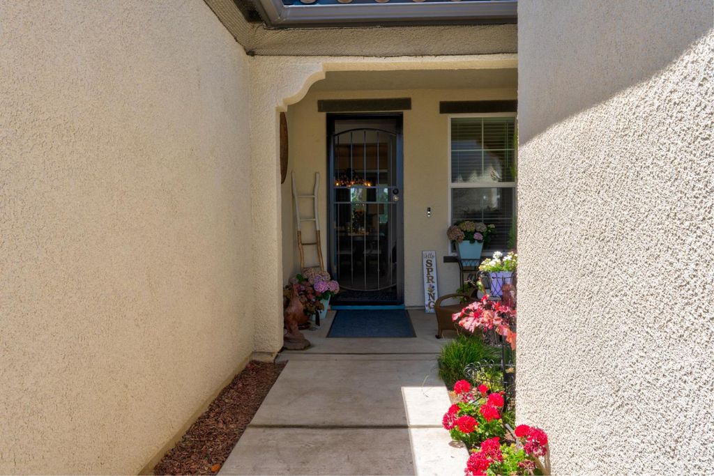 Image 8 of property listing at 13020 Ridgewood Way, Chowchilla, CA 93610