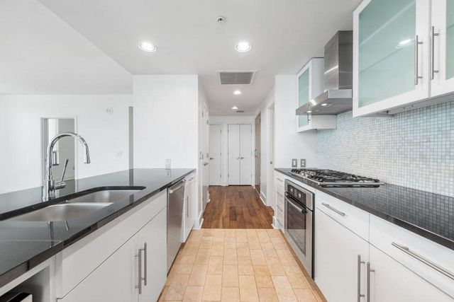 300 Bowie ST 2701, Austin, TX 78703