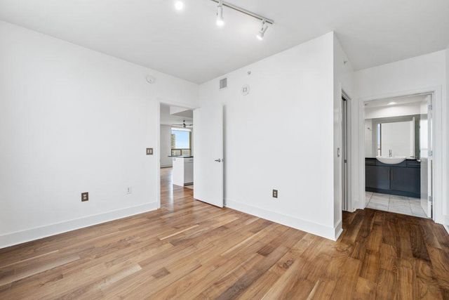 300 Bowie ST 2701, Austin, TX 78703