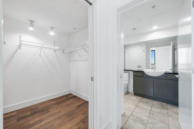 300 Bowie ST 2701, Austin, TX 78703