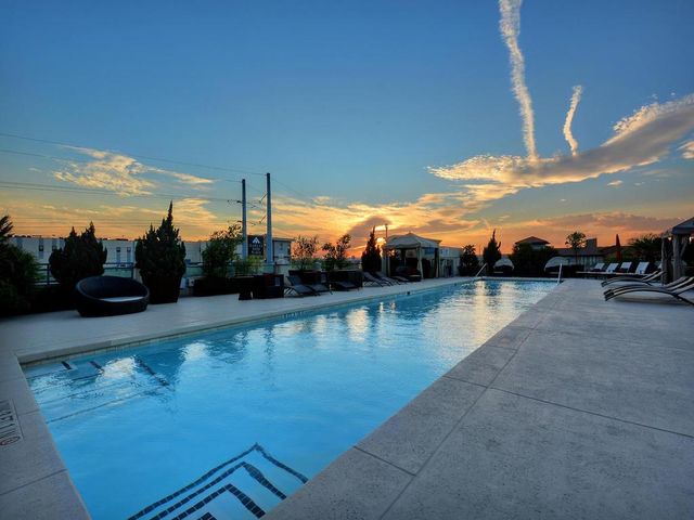 300 Bowie ST 2701, Austin, TX 78703