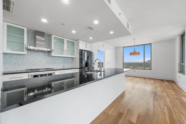 300 Bowie ST 2701, Austin, TX 78703