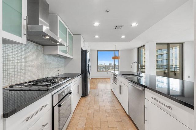 300 Bowie ST 2701, Austin, TX 78703