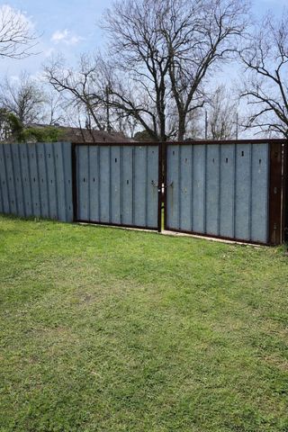 103 Hoffman Street, Houston, TX 77020