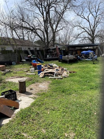 103 Hoffman Street, Houston, TX 77020