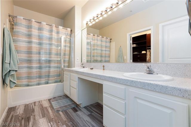 1000 Duckhorn Court 202, Las Vegas, NV 89144