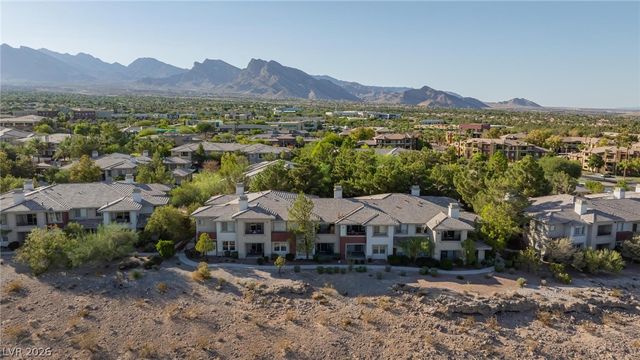 1000 Duckhorn Court 202, Las Vegas, NV 89144