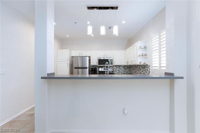 1000 Duckhorn Court 202, Las Vegas, NV 89144