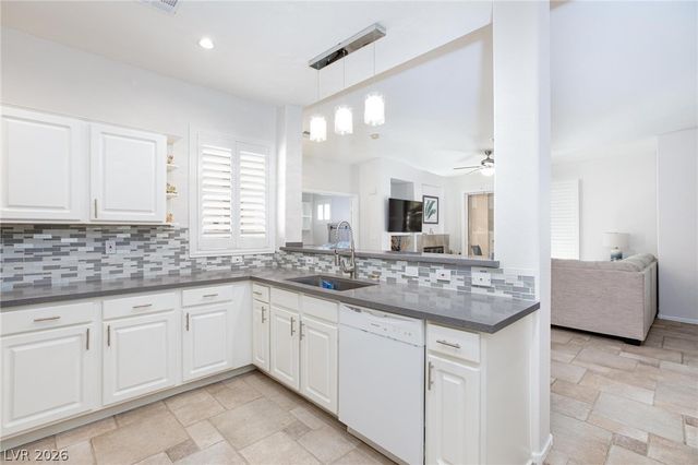 1000 Duckhorn Court 202, Las Vegas, NV 89144