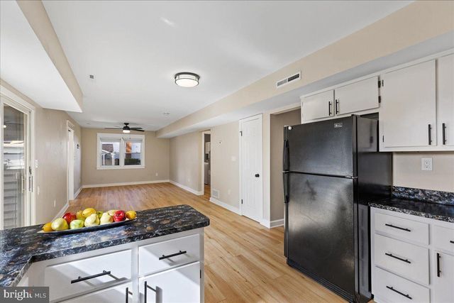15 LESHIN LN, Hightstown, NJ 08520
