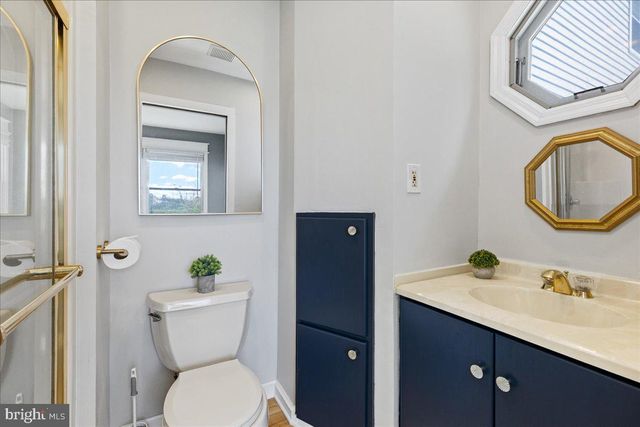 15 LESHIN LN, Hightstown, NJ 08520