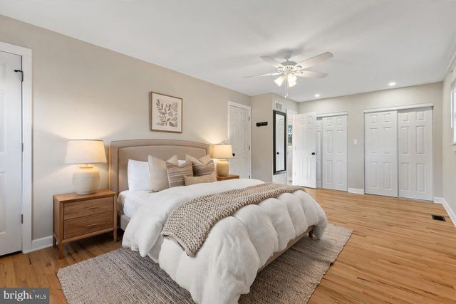15 LESHIN LN, Hightstown, NJ 08520