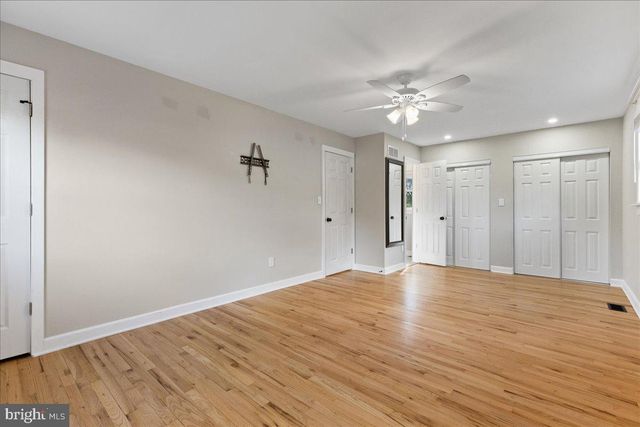 15 LESHIN LN, Hightstown, NJ 08520