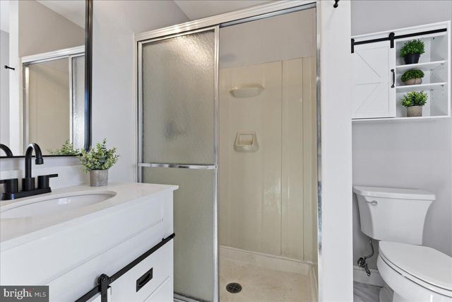 15 LESHIN LN, Hightstown, NJ 08520