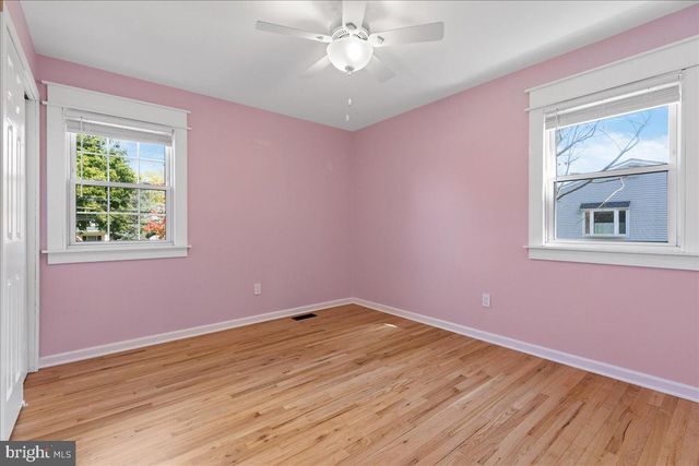 15 LESHIN LN, Hightstown, NJ 08520