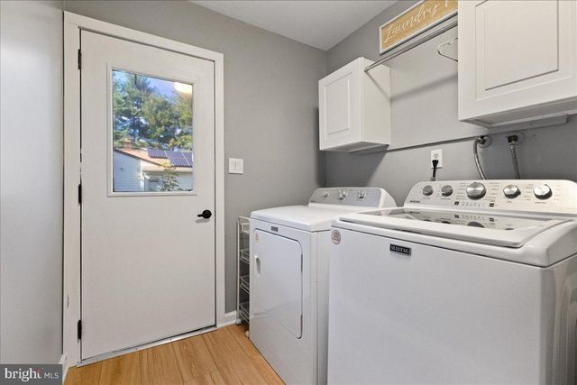 15 LESHIN LN, Hightstown, NJ 08520