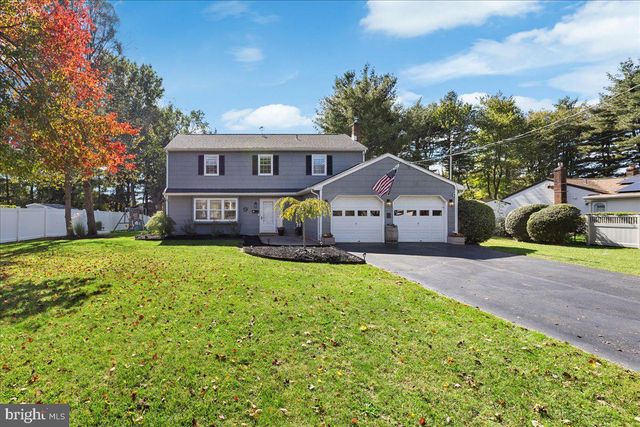 15 LESHIN LN, Hightstown, NJ 08520