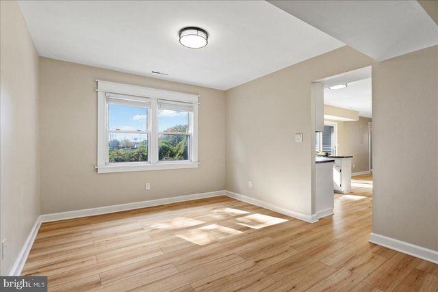 15 LESHIN LN, Hightstown, NJ 08520