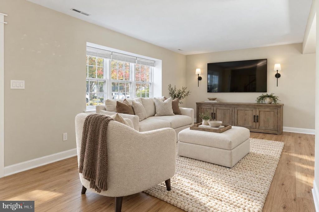 15 LESHIN LN, HIGHTSTOWN, NJ 08520 — photo 4