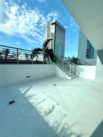 325 S Biscayne Boulevard 1116, Miami, FL 33131
