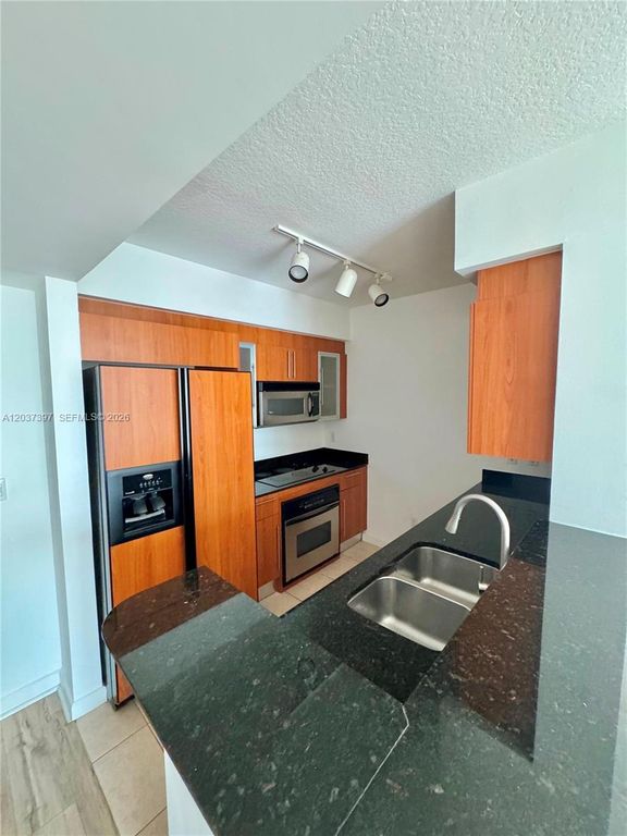 325 S Biscayne Boulevard 1116, Miami, FL 33131