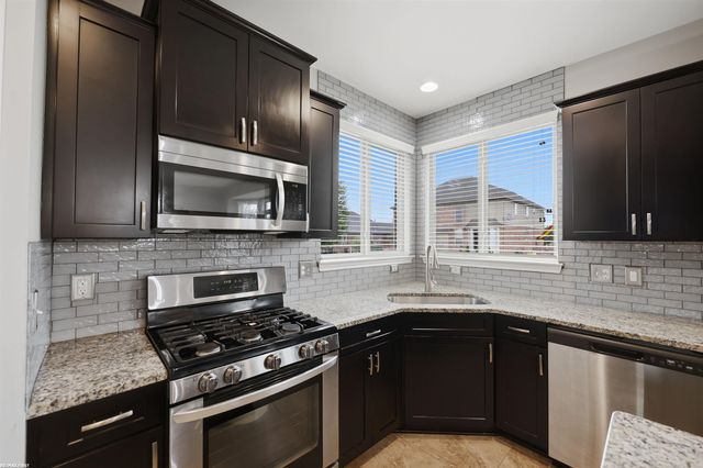 55300 Azinger Drive, Macomb, MI 48042