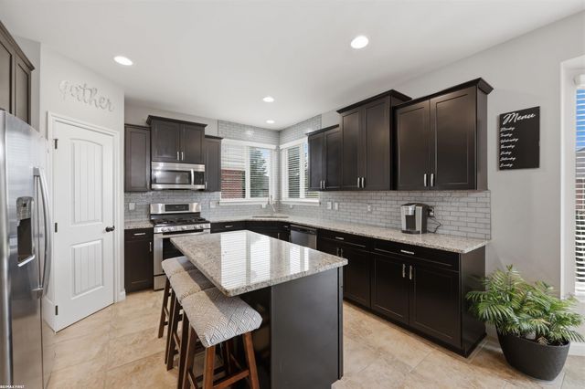 55300 Azinger Drive, Macomb, MI 48042