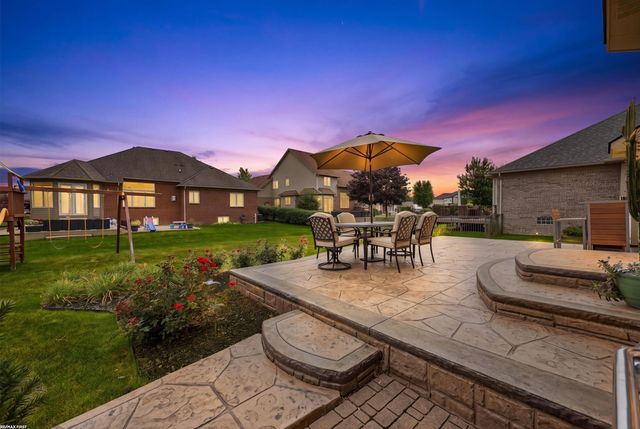 55300 Azinger Drive, Macomb, MI 48042