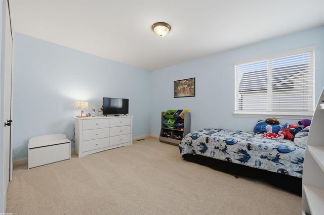 55300 Azinger Drive, Macomb, MI 48042