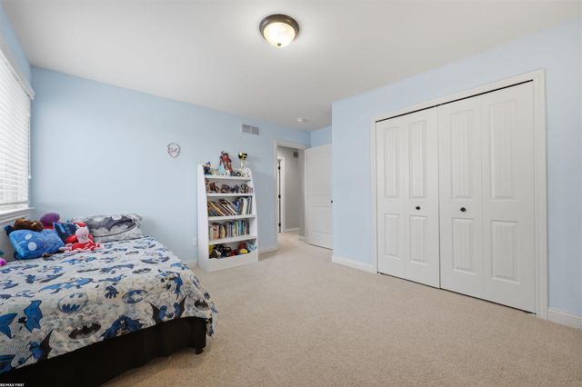 55300 Azinger Drive, Macomb, MI 48042