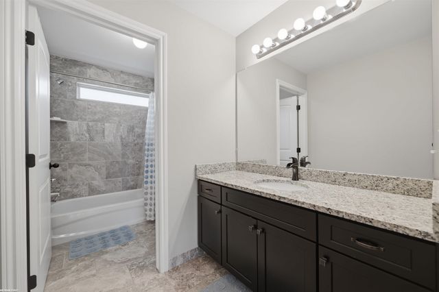 55300 Azinger Drive, Macomb, MI 48042