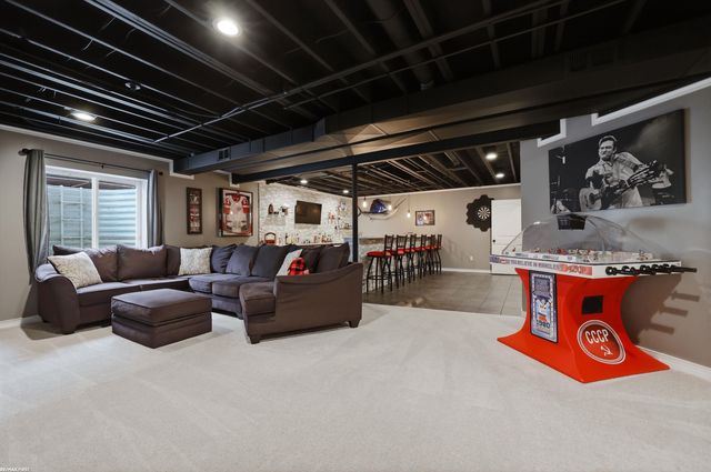 55300 Azinger Drive, Macomb, MI 48042