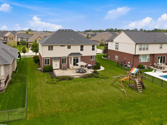55300 Azinger Drive, Macomb, MI 48042