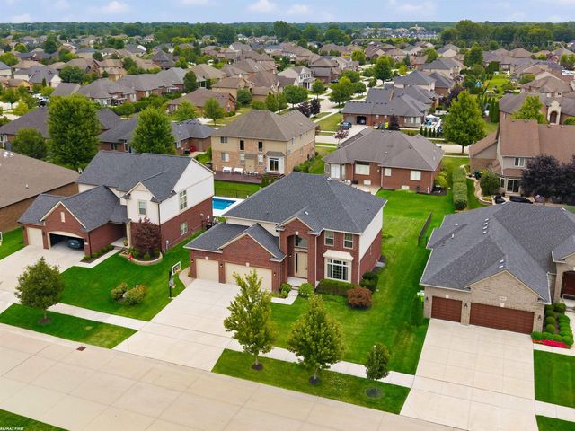 55300 Azinger Drive, Macomb, MI 48042