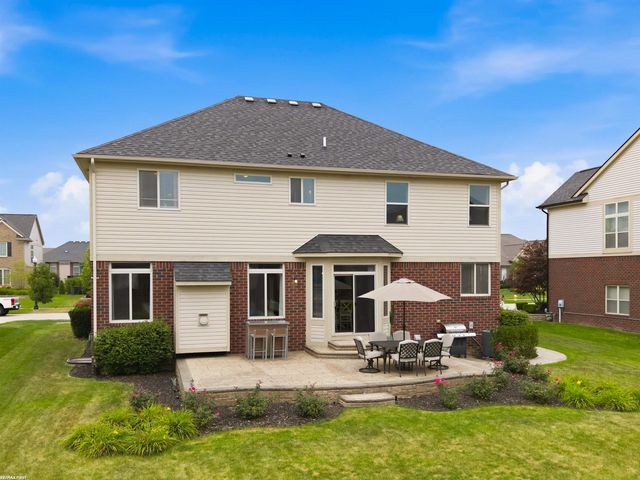 55300 Azinger Drive, Macomb, MI 48042