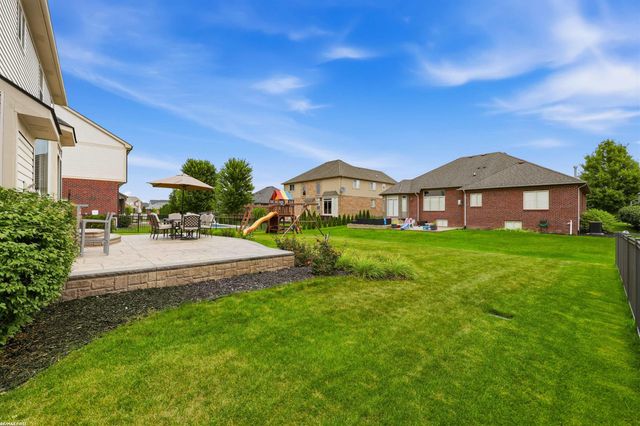 55300 Azinger Drive, Macomb, MI 48042