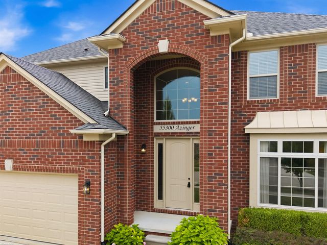 55300 Azinger Drive, Macomb, MI 48042