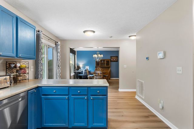 141 Meadow View Way, Georgetown, KY 40324