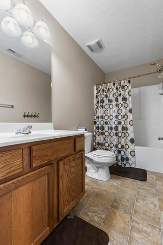141 Meadow View Way, Georgetown, KY 40324