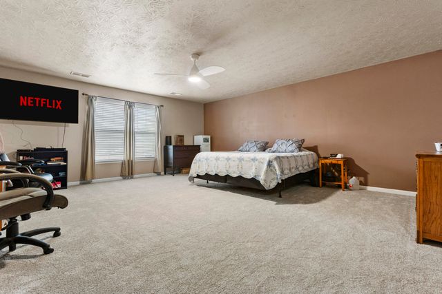 141 Meadow View Way, Georgetown, KY 40324