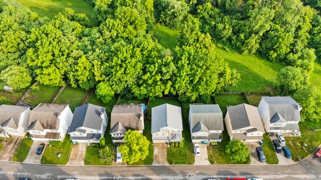 141 Meadow View Way, Georgetown, KY 40324