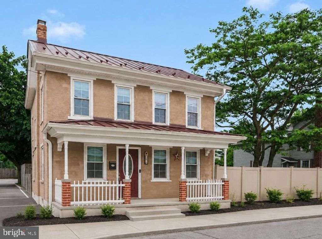 34 S MANHEIM ST, Annville, PA 17003
