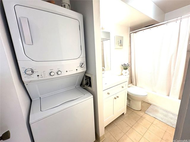 469 Ena Road 1512, Honolulu, HI 96815