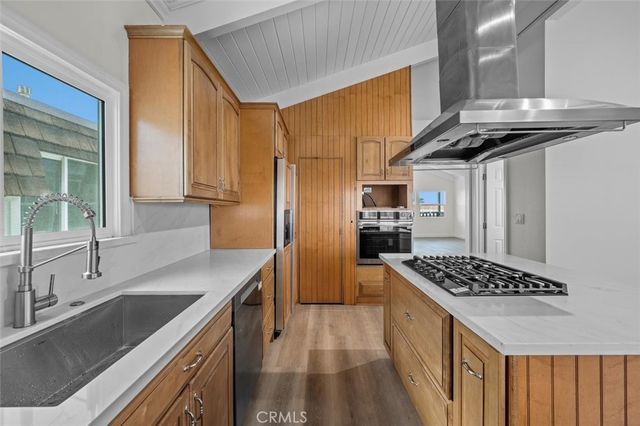 925 Manhattan Avenue, Hermosa Beach, CA 90254