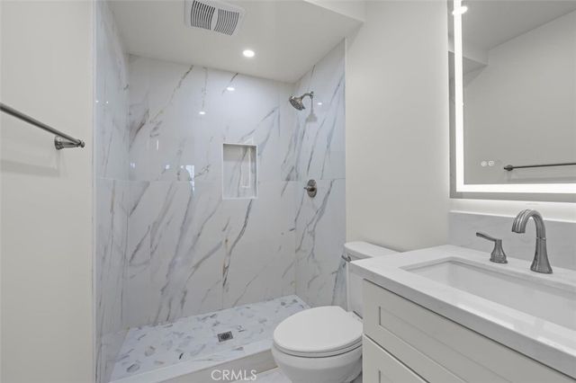 925 Manhattan Avenue, Hermosa Beach, CA 90254